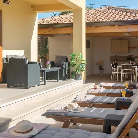 3 Bedroom Lovely In Vakantiehuis