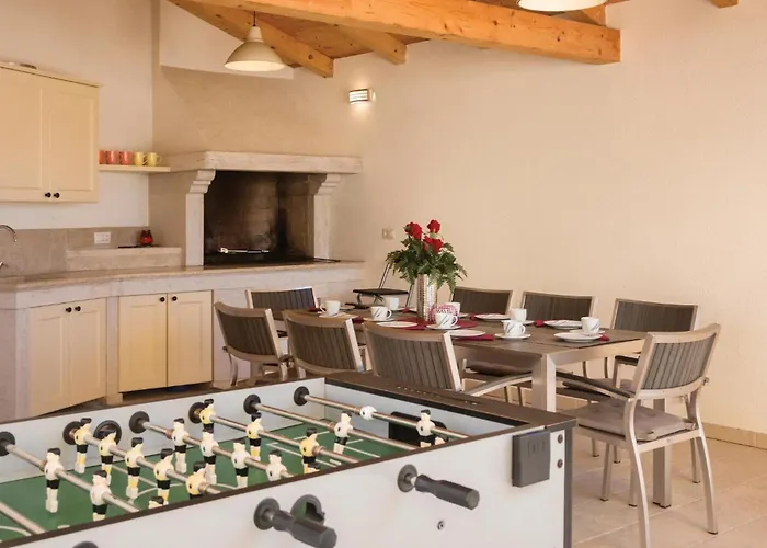 3 Bedroom Lovely In Vakantiehuis Barbariga