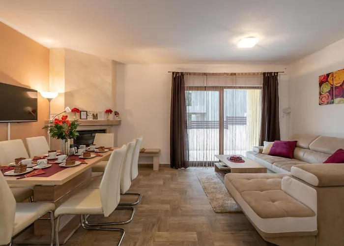 Vakantiehuis 3 Bedroom Lovely In