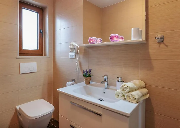3 Bedroom Lovely In *