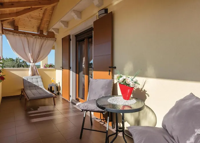 3 Bedroom Lovely In * Barbariga